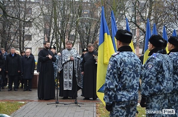 У Луцьку вшанували пам’ять загиблих героїв Майдану. ФОТО