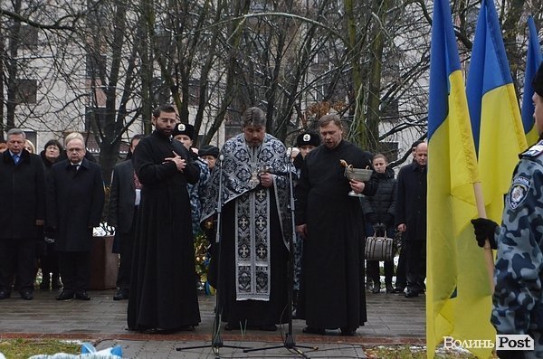 У Луцьку вшанували пам’ять загиблих героїв Майдану. ФОТО