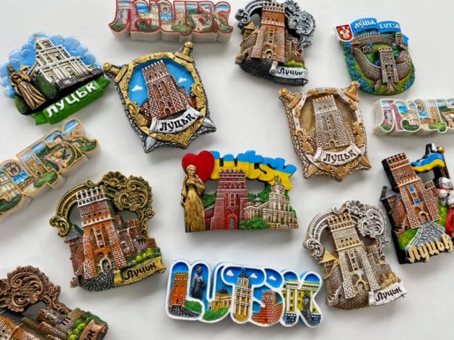 Показали нові сувенірні луцькі магнітики. ФОТО