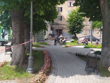 Центр міста – перекритий, установи не працюють: ситуація із захопленням заручників у Луцьку