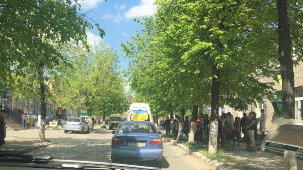 Волиняни на колінах зустрічали тіло загиблого героя Івана Сотника. ФОТО. ВІДЕО