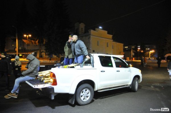 Фаєри, смолоскипи, гасла: Луцьком пройшла хода. ФОТО