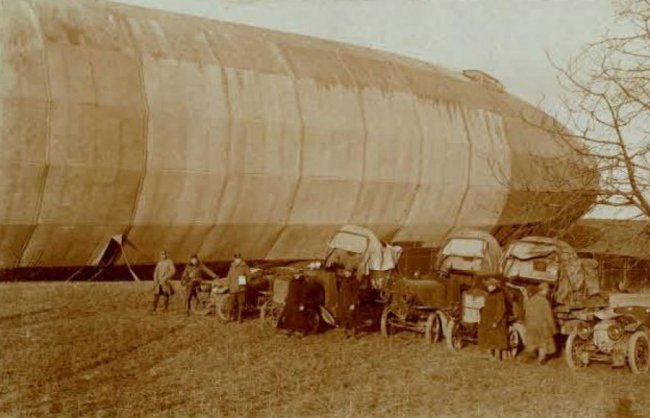Як під Луцьком в роки Першої світової війни німецькі солдaти  зaпускaли дирижaбль. РЕТРОФОТО