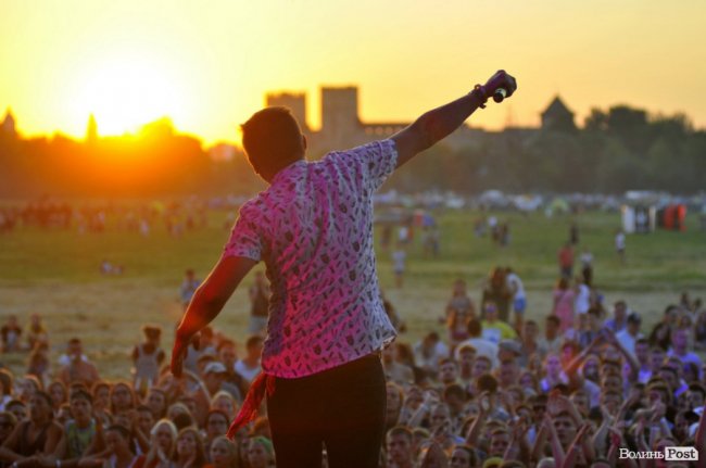 Захід сонця на «Бандерштаті»: 8 чарівних фото