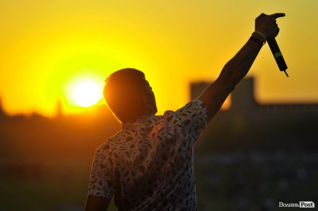 Захід сонця на «Бандерштаті»: 8 чарівних фото