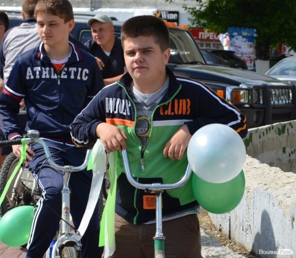 Велодень у Луцьку зібрав більше тисячі людей. ФОТО 