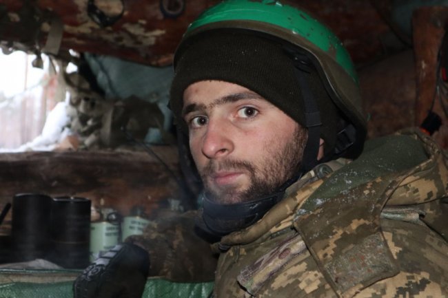 За 200 метрів ворог: фото бійців із Волині на фронті