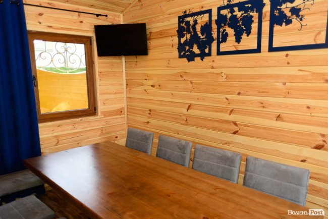 У Луцьку запрацювала перша реберня, де готують просто на вогні. ФОТО*