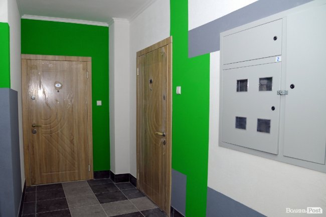 Вхідні двері в квартири в ЖК «Caramel Residence»