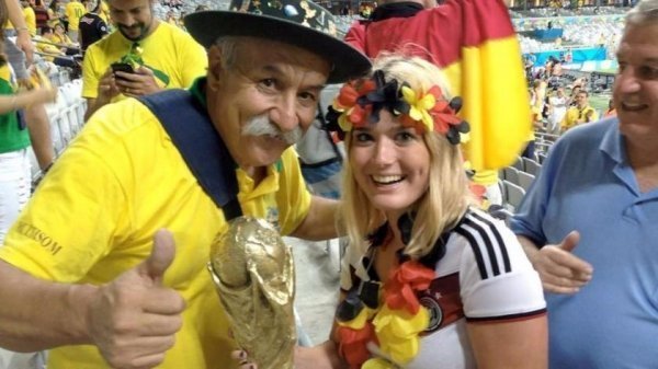 Помер найвідоміший вболівальник світу