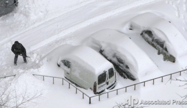 Фото Києва, заваленого снігом