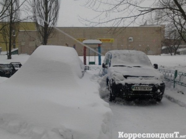Фото Києва, заваленого снігом