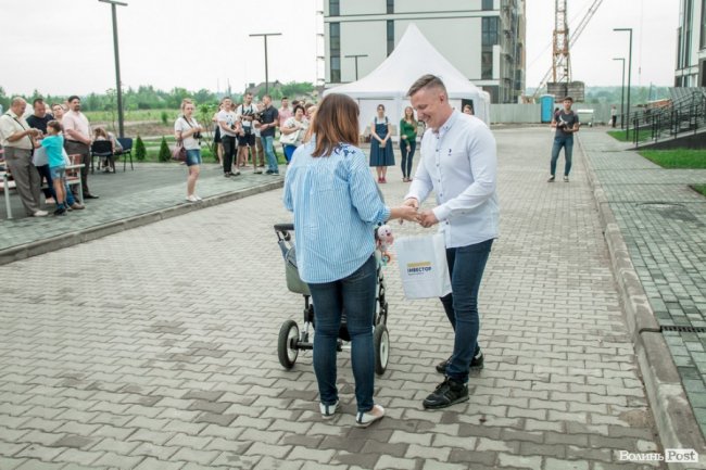 З музикою, кульками та подарунками: як ЖК «Юпітер» зустрічав своїх мешканців. ФОТО*