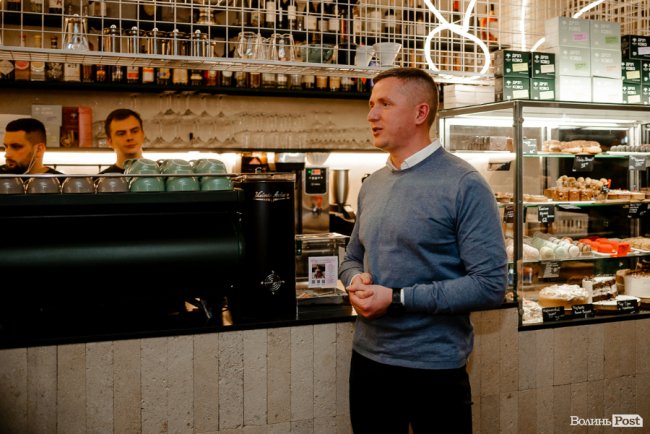 «Інвестор» вміє дивувати»: будівельна компанія розіграла мандрівку до Амстердаму. ФОТО*