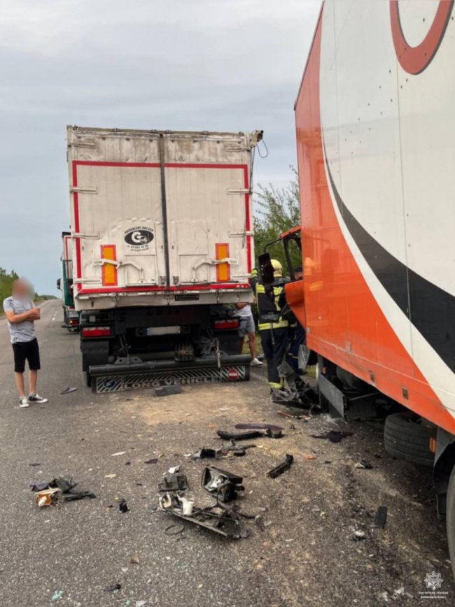 На Волині зіткнулися три вантажівки. ФОТО