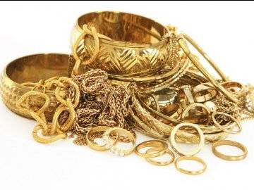 У місті на Волині дві жінки винесли золото з будинку