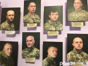 У місті на Волині відкрили фотовиставку про захисників. ФОТО