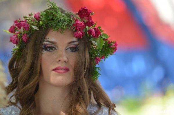 У Луцьку наречені вийшли на парад. ФОТО