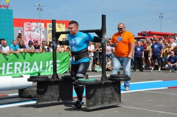 Чемпіонат богатирів у Рівному. ФОТО
