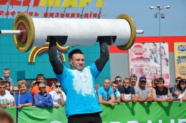 Чемпіонат богатирів у Рівному. ФОТО