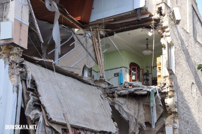 В Одесі обвалився 4-поверховий житловий будинок. ФОТО