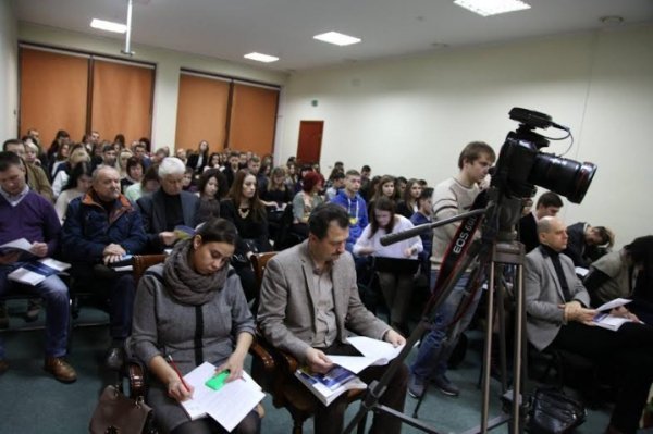 У Луцьку розповідали, як оновити Конституцію. ФОТО