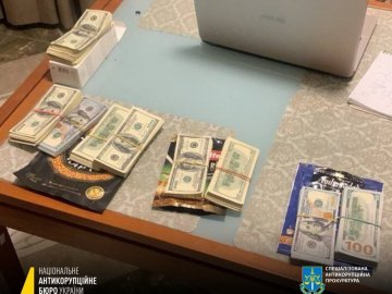На хабарі у $35 тисяч погоріли четверо суддів із Києва