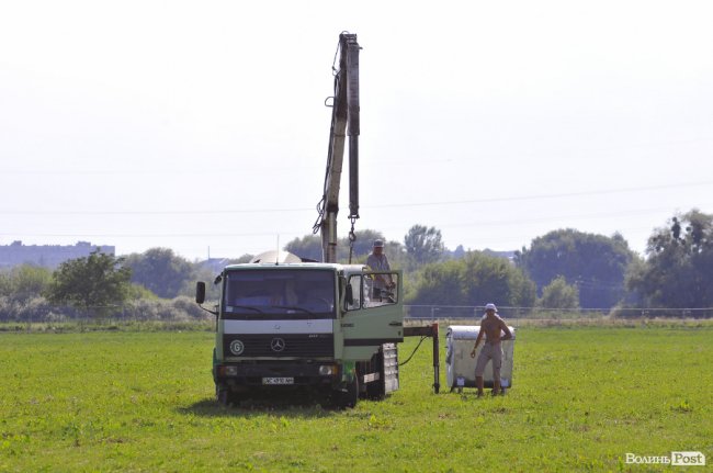 Встановлюють смітники