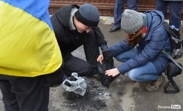 У Луцьку спалили «труну Партії регіонів». ФОТО. ВІДЕО