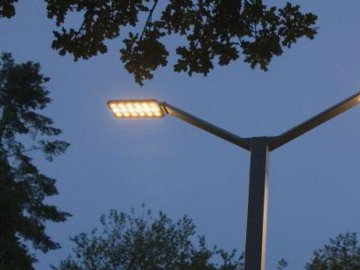 Чому у Луцьку в темну пору вже не вимикають вуличне освітлення