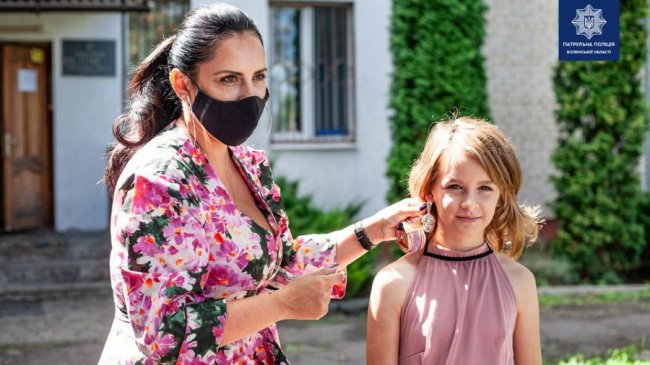 Кульки, подарунки, фотозона: волинські патрульні і волонтери влаштували свято для дітей з притулку. ФОТО