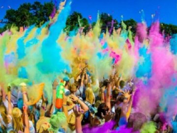 Різноманітні майстер-класи, пленер «Мелодія барв»: як у Луцьку святкуватимуть День молоді. ПРОГРАМА