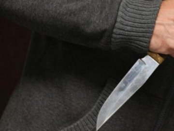 На Волині чоловік вдарив ножем односельця