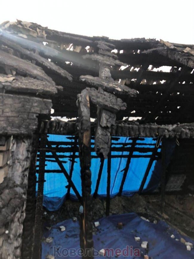 Волиняни, у яких горів дім, просять про допомогу. ФОТО, ВІДЕО