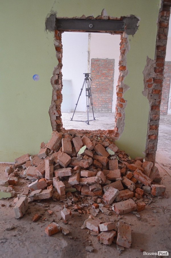 У Луцьку на місці пенсійного фонду відновлюють дитсадок. ФОТО