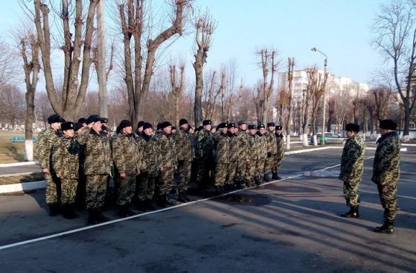Луцьким прикордонниками передали зимове взуття і каремати. ФОТО