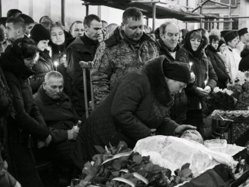 Невимовний біль: у Луцьку попрощалися із двома полеглими Героями. ФОТО