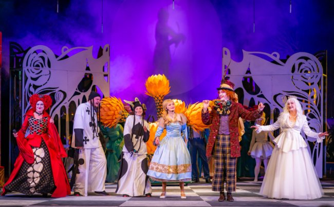 У Луцьку казку-фентезі «Аліса. Повернення в Дивокрай» відвідали 1200 глядачів 