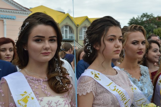 Бал випускників у Ковелі. ФОТО