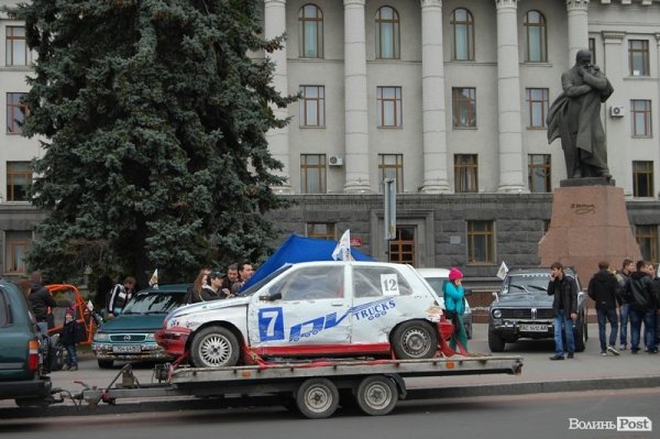 У Луцьку стартував автомотофестиваль «AutoWESTern». ФОТО