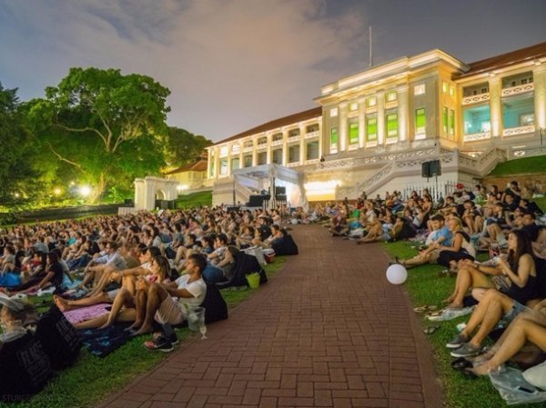 Добірка цікавих та найнеймовірніших кінотеатрів світу. ФОТО