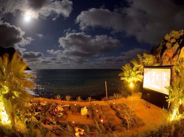 Добірка цікавих та найнеймовірніших кінотеатрів світу. ФОТО