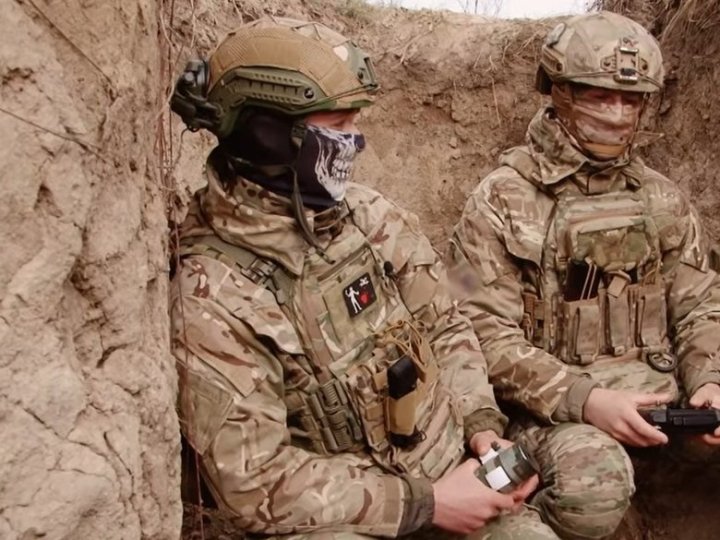 «Після війни зніматимемо весілля з дронів»: історія двох нацгвардійців з Волині