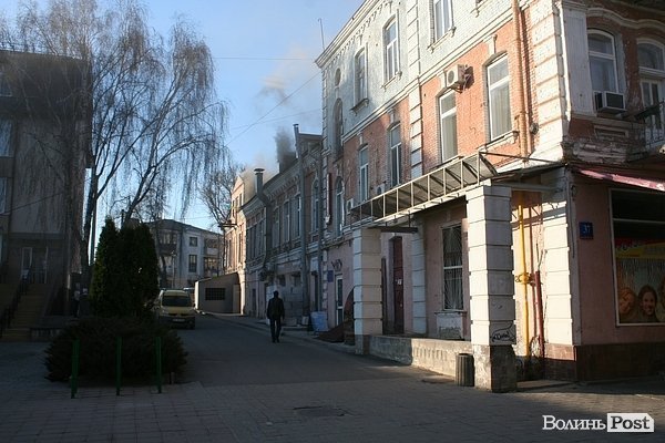 Пожежа в центрі Луцька. ФОТОРЕПОРТАЖ