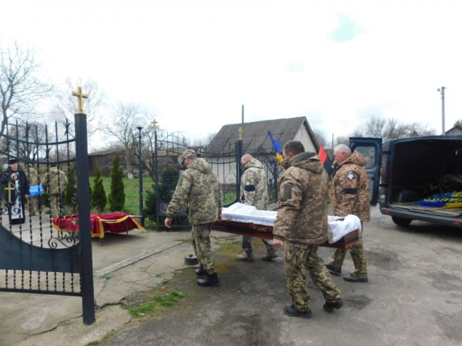 У Луцькому районі попрощались із загиблим Героєм Ігорем Кунчиком. ФОТО
