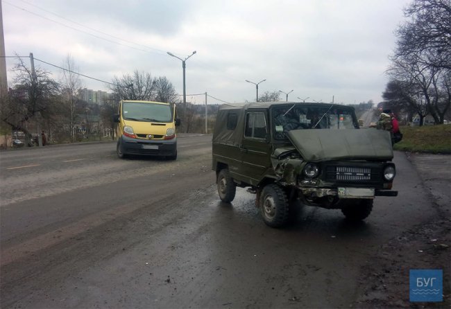 У Нововолинську «Волинянка» втаранилася в бус. ФОТО