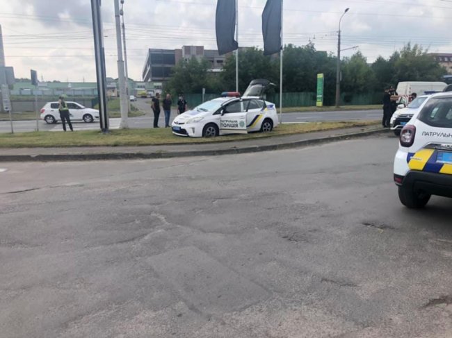 На Рівненській у Луцьку потрапила в аварію машина патрульної поліції. ФОТО