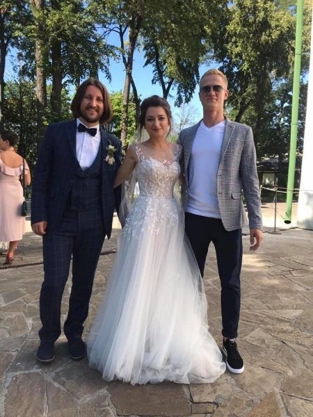 Поет із Волині одружився з тележурналісткою. ФОТО