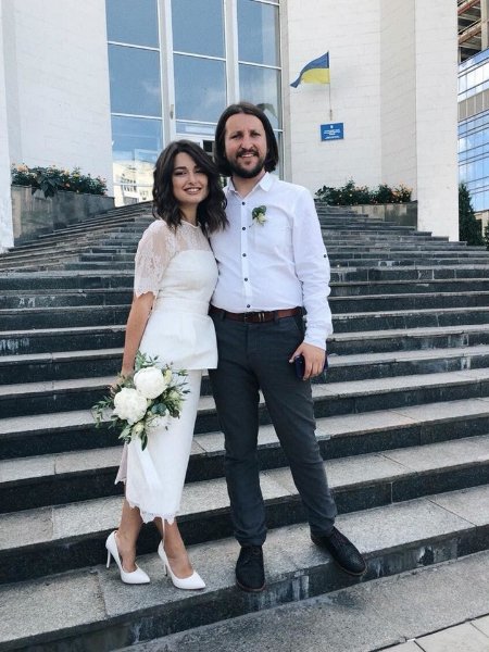 Поет із Волині одружився з тележурналісткою. ФОТО