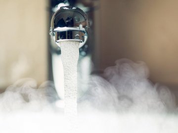 У Луцьку через витік на мережі кілька  вулиць тимчасово залишились без гарячої води